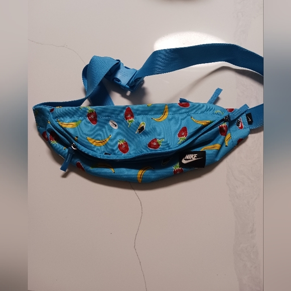 Nike Handbags - Nike